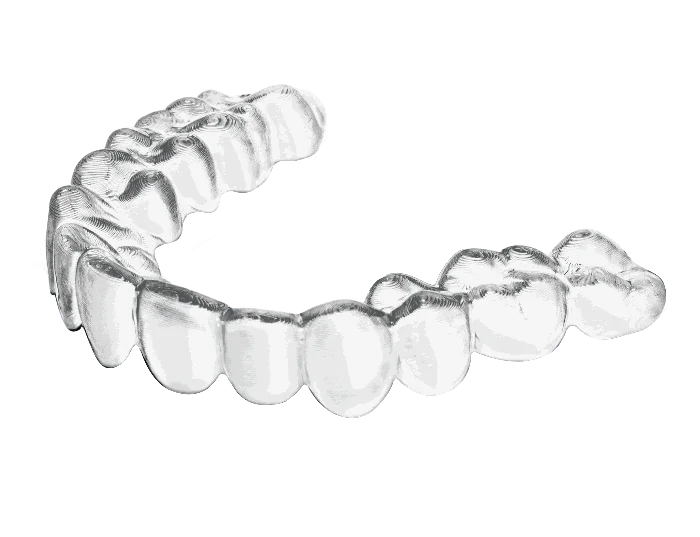 ya!smile SmileGrap 醫療高分子聚合材料製成的透明牙套上排，特寫展示貼合齒列與光澤表面